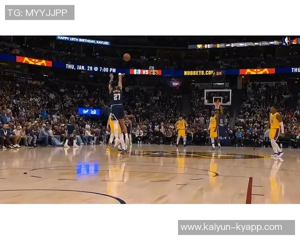 布劳恩展现排球技巧接穆雷长传双手垫球成功完成空接